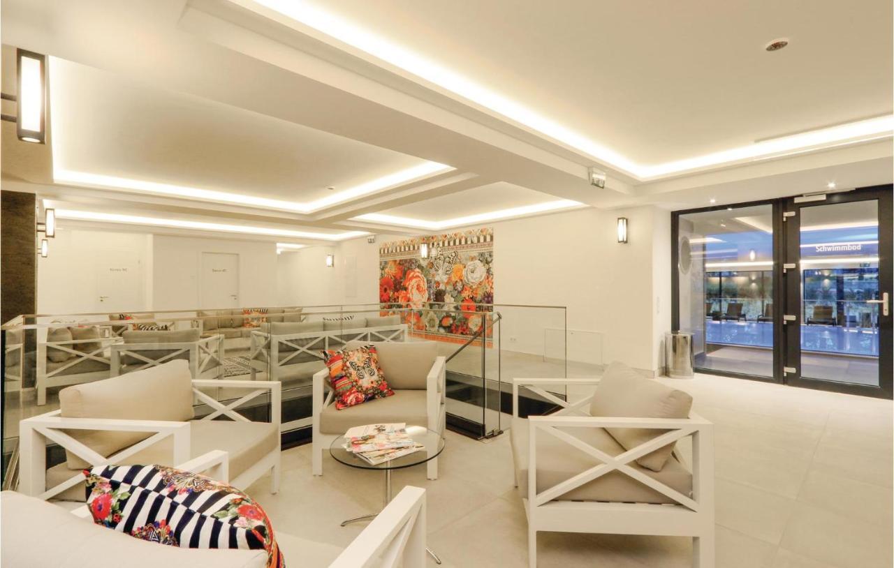 Eden Apartment *